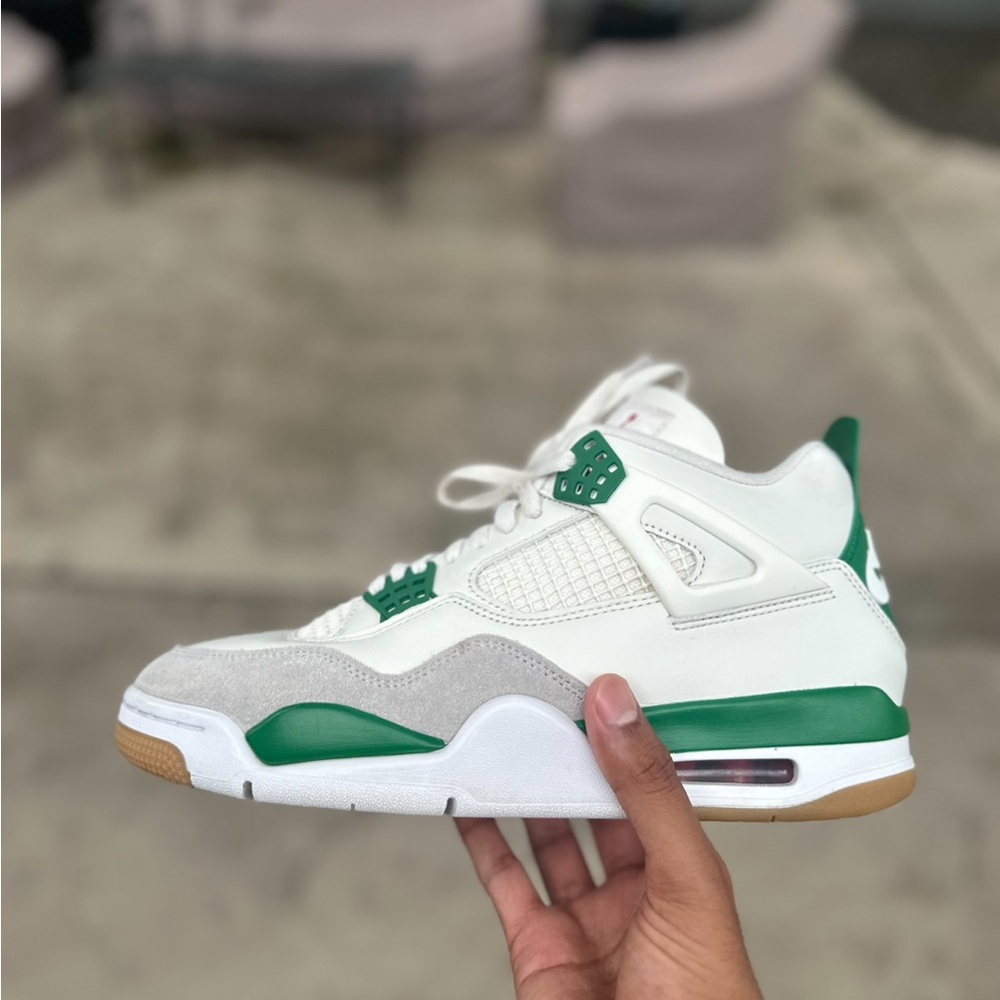 Jordan 4 pine green